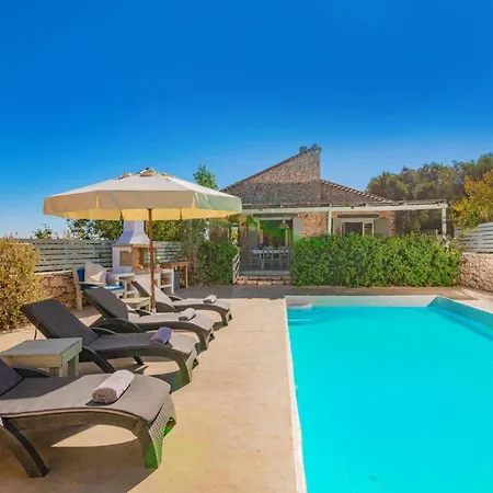 Villa Ilios By Skinária