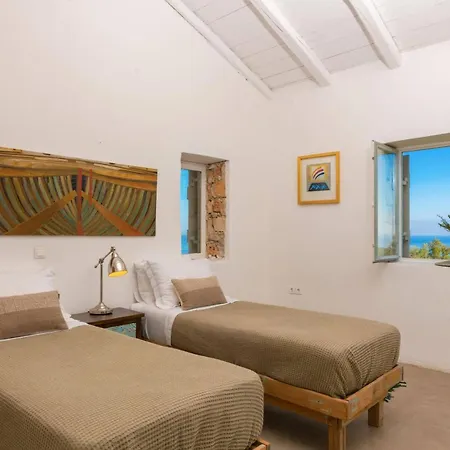 Ilios By * Skinária